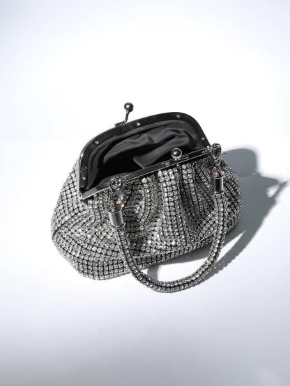 Mairead Shell Clutch In Silver-Mix MIx Style
