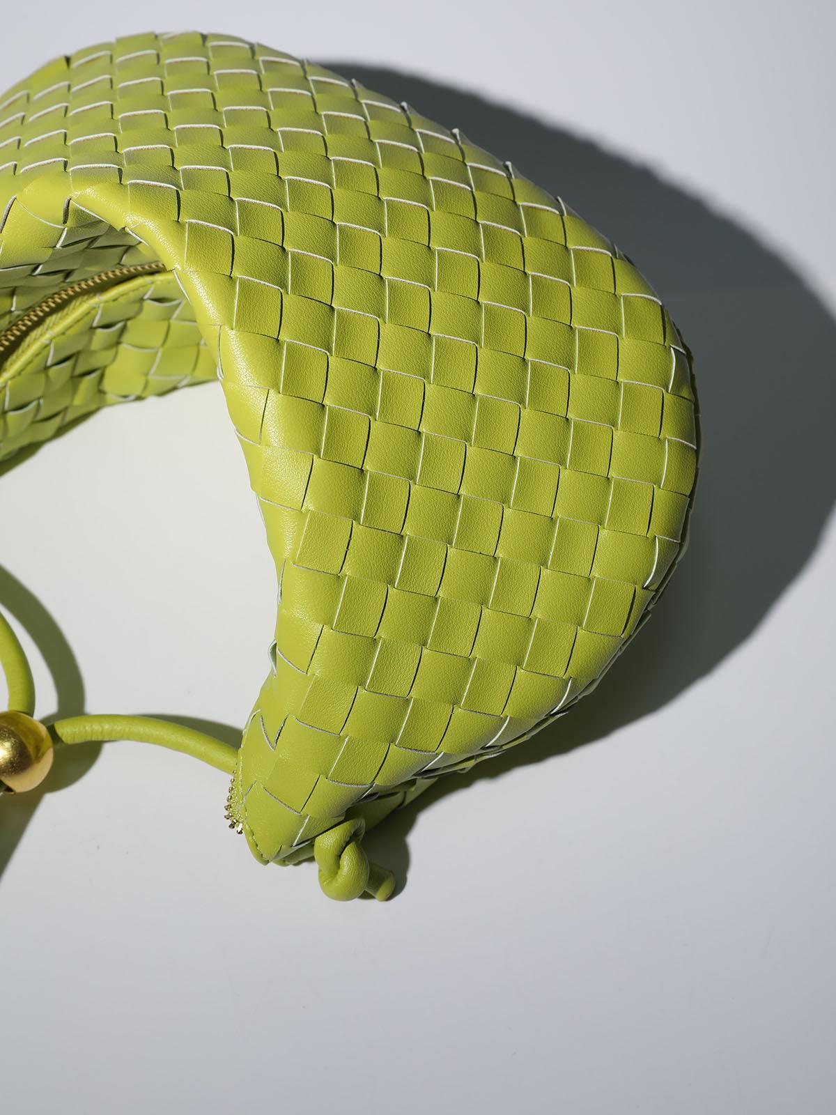 Midge Woven Drawstring Bag In Green-Mix MIx Style