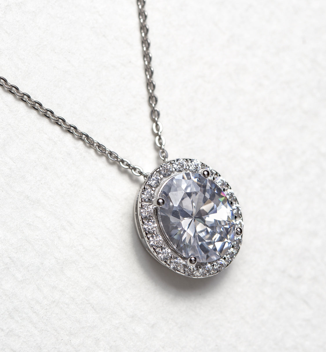 Ovali Halo Pendant 18K White Gold Necklace | Mix Mix Style [Hot Seller]-Mix MIx Style