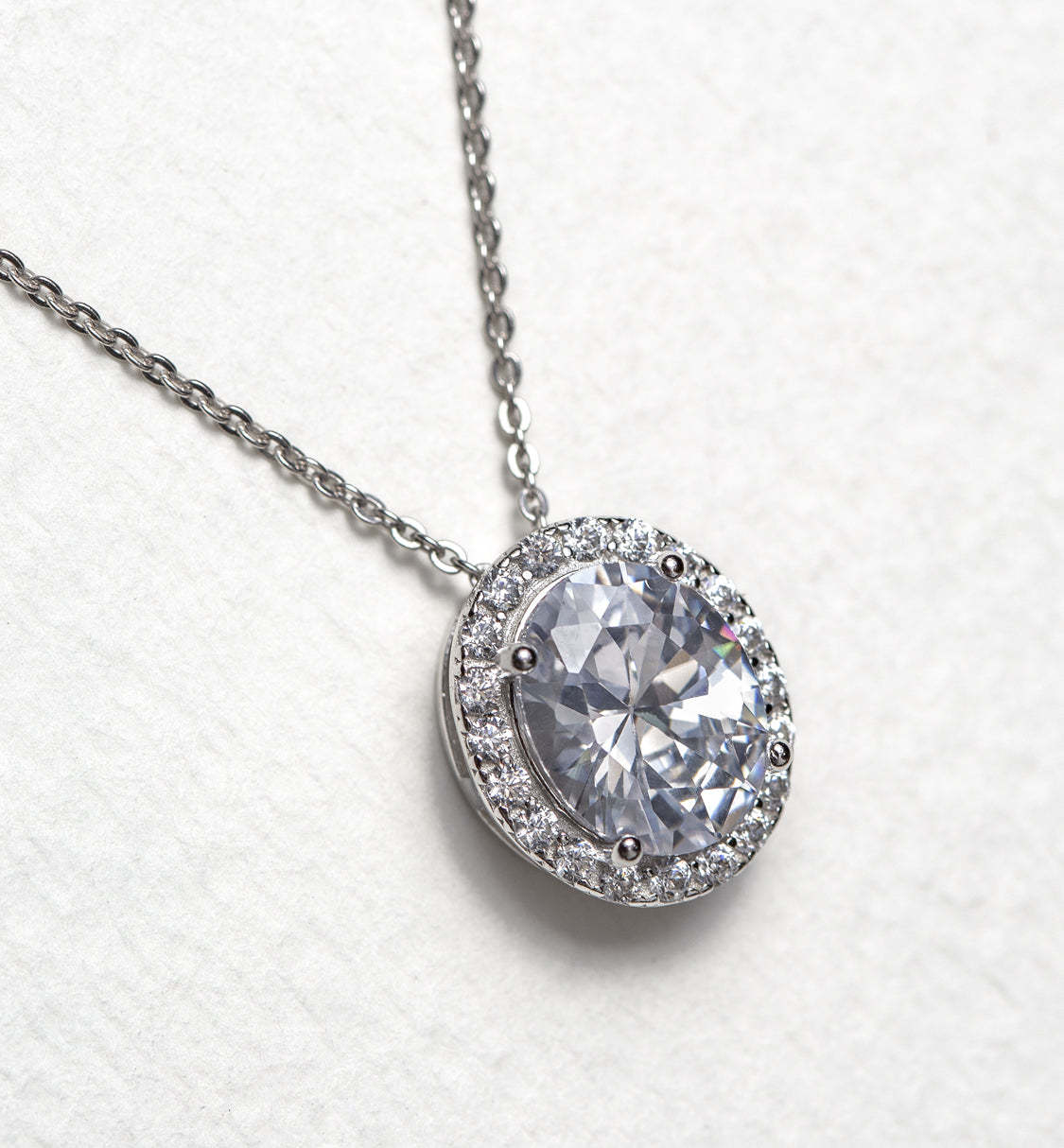 Ovali Halo Pendant 18K White Gold Necklace | Mix Mix Style [Hot Seller]-Mix MIx Style