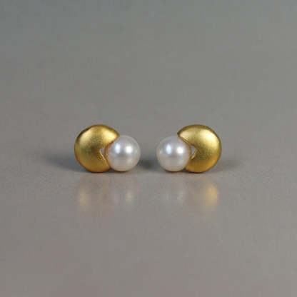 Two-color Circle White Akoya Pearl Elegant 18k White/Vermeil Gold Plated Stud Earrings | Mix Mix Style-Mix MIx Style