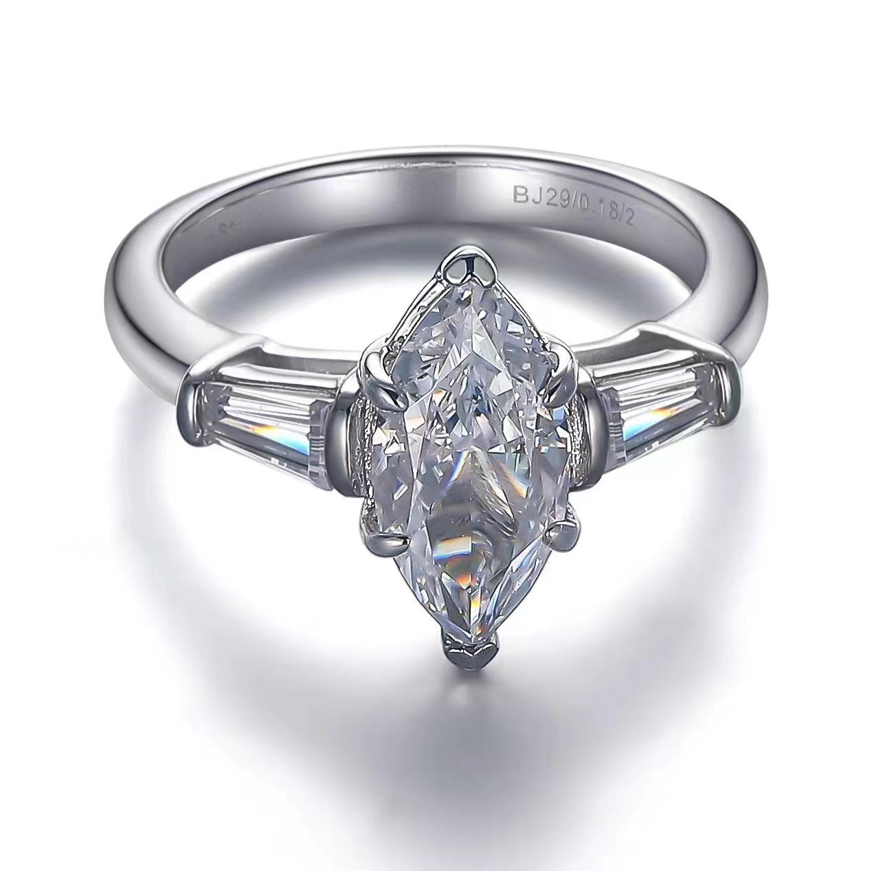 Luxury Dainty White Marquise Cut Moissanite Diamond 3ct 18k White Gold Engagement Ring | Mix Mix Style-Mix MIx Style