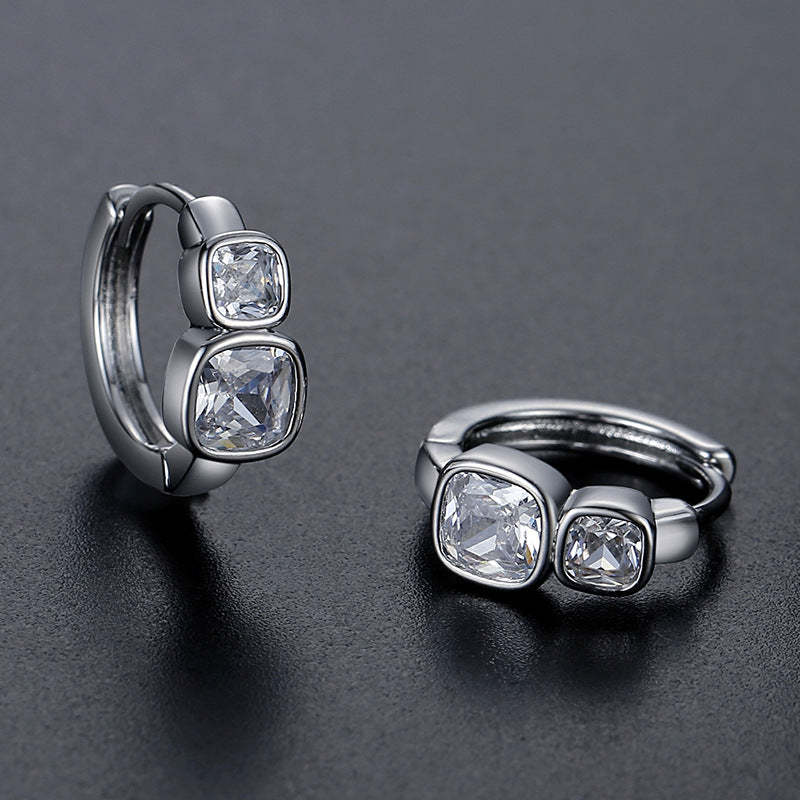 White Classic Cushion Cut Moissanite Diamonds Elegant 18k White/Vermei