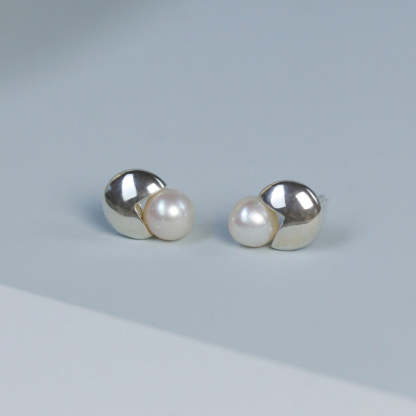 Two-color Circle White Akoya Pearl Elegant 18k White/Vermeil Gold Plated Stud Earrings | Mix Mix Style-Mix MIx Style