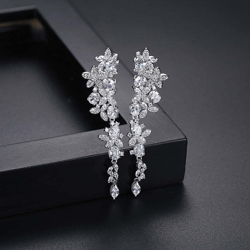 White Flower Leafs Timeless Oval Cut Moissanite Diamonds Elegant 18k W