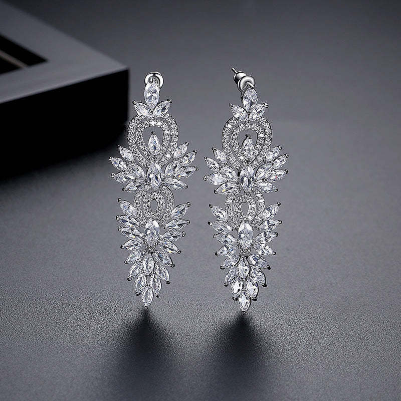 White Embellished Dazzling Moissanite Diamonds Luxury 18k White Gold P