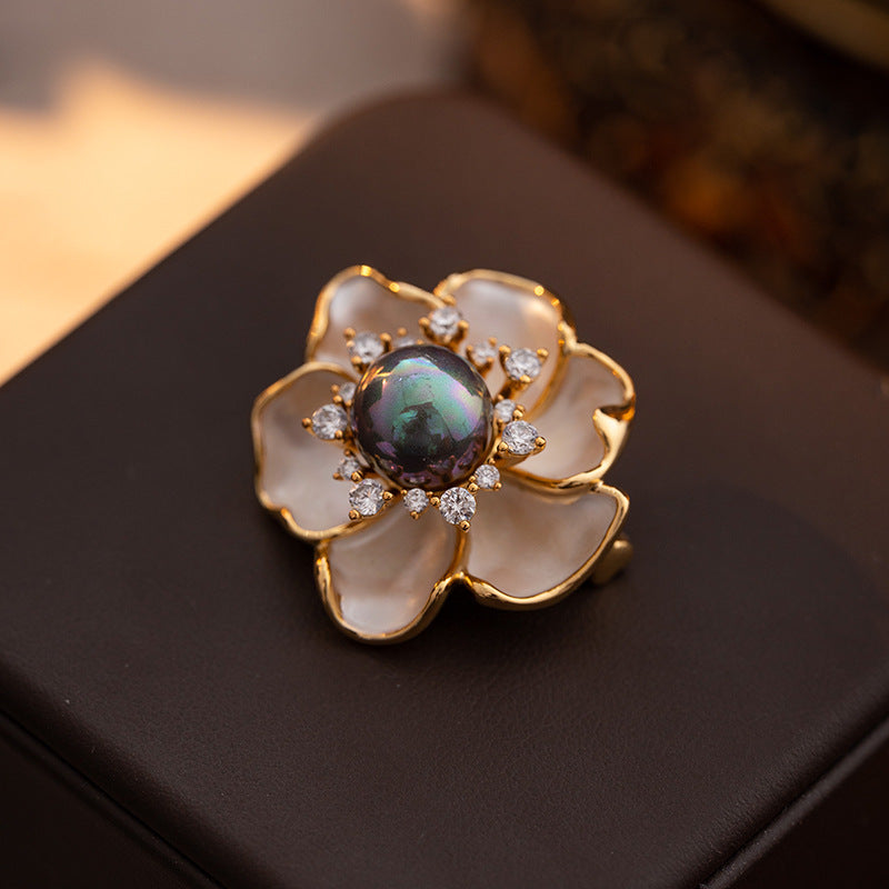 Natural Pearl Flower Brooch Women's Retro Elegant Simple Temperament Oil Drop Brooch Commuting Fashion Versatile Clothing-Mix MIx Style