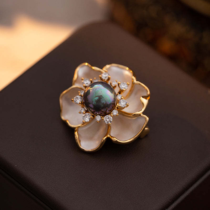 Natural Pearl Flower Brooch Women's Retro Elegant Simple Temperament Oil Drop Brooch Commuting Fashion Versatile Clothing-Mix MIx Style