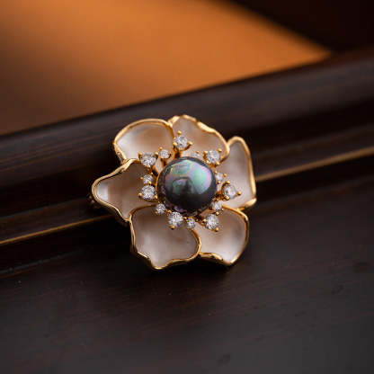 Natural Pearl Flower Brooch Women's Retro Elegant Simple Temperament Oil Drop Brooch Commuting Fashion Versatile Clothing-Mix MIx Style