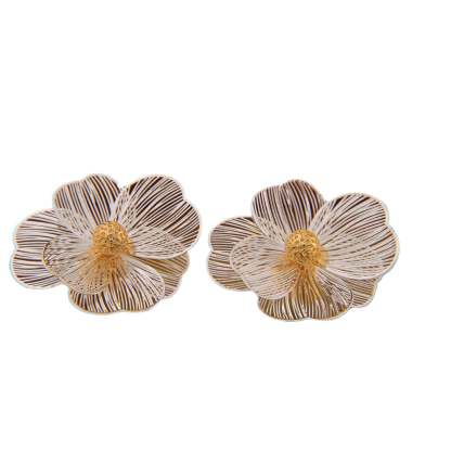 White Flower Delicate Elegant 18k Vermeil Gold Plated Vintage Retro Stud Earrings | Mix Mix Style-Mix MIx Style