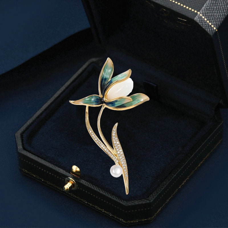 Elegant temperament, retro Chinese style, new clothing, cheongsam, autumn and winter coat, corsage, accessories, magnolia brooch-Mix MIx Style
