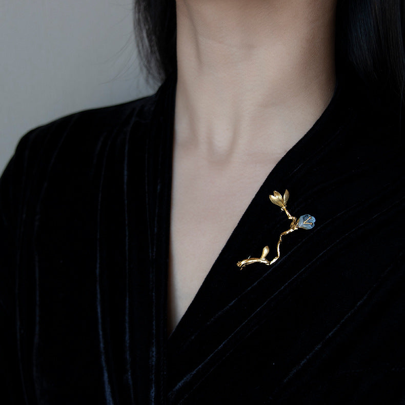 Looking for original Xinyi Xiangwan sterling silver inlaid with aquamarine baby stones new Chinese style magnolia brooch for women-Mix MIx Style