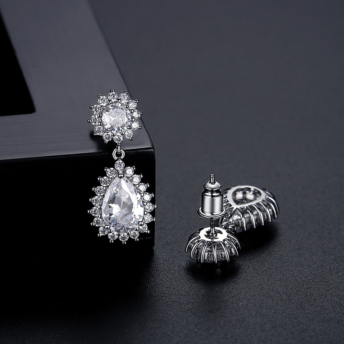 Green - Blue Trendy Pear Cut Moissanite Diamond Elegant 18k White Gold Plated Retro Drop Earrings | Mix Mix Style-Mix MIx Style