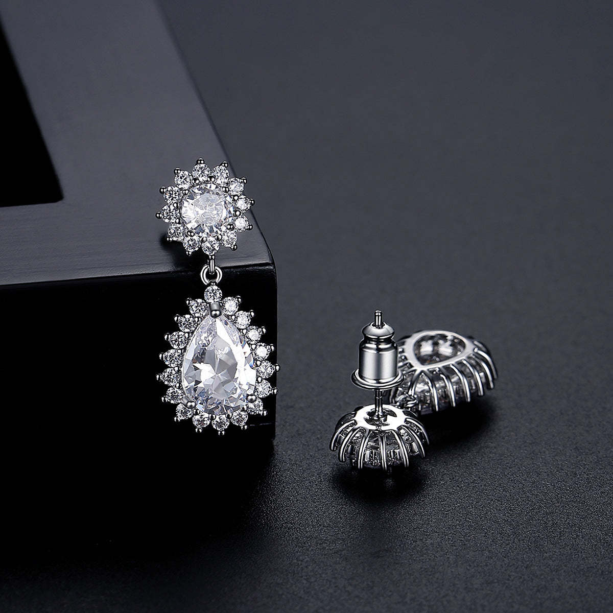 Green - Blue Trendy Pear Cut Moissanite Diamond Elegant 18k White Gold Plated Retro Drop Earrings | Mix Mix Style-Mix MIx Style