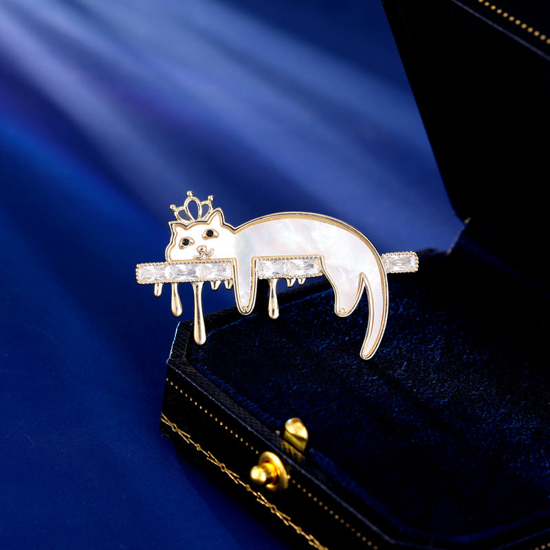 Niche design lazy cat brooch clothing coat accessories high-end natural mother-of-pearl cute lazy cat brooch-Mix MIx Style