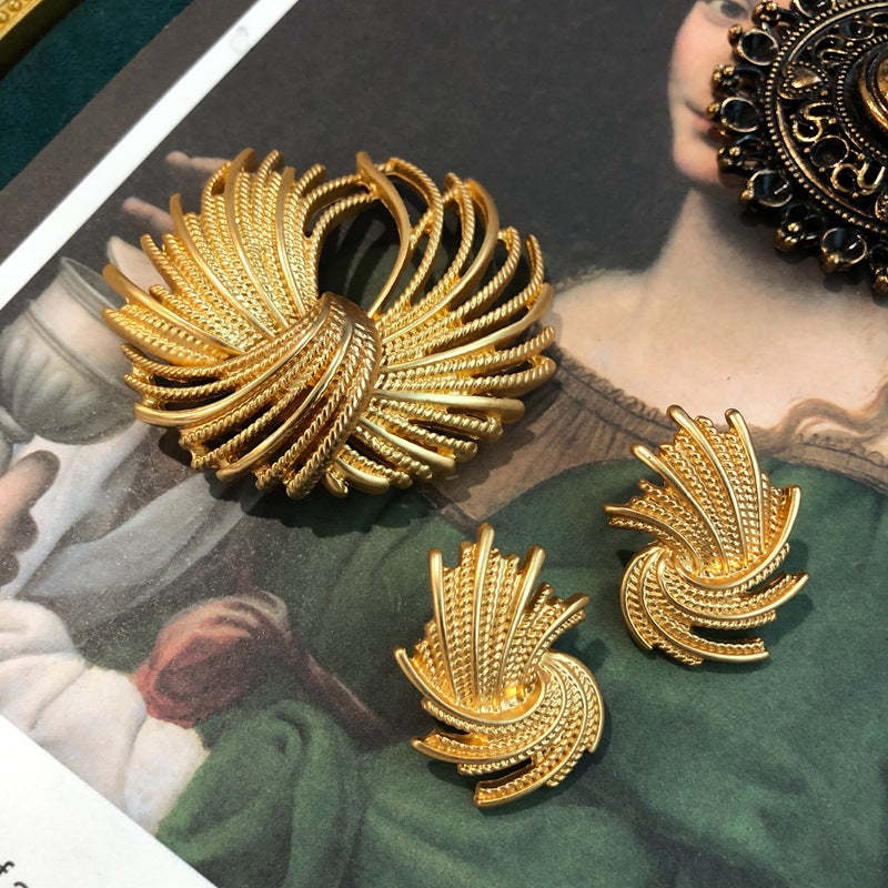 Geometric Vintage Retro Pendant Luxury 18k Vermeil Gold Plated Earring & Brooch Jewelry Set | Mix Mix Style-Mix MIx Style