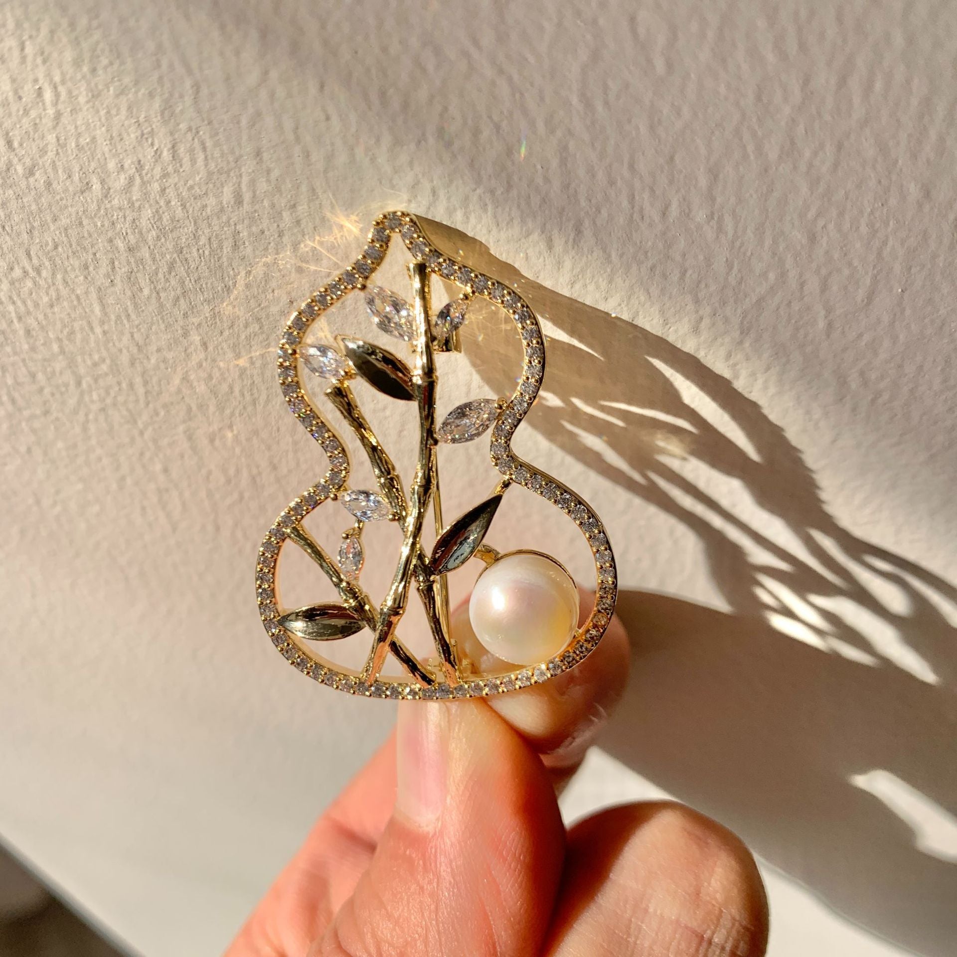 Concubine Xiliang French style light luxury exquisite copper zircon freshwater pearl bamboo brooch niche versatile gourd corsage-Mix MIx Style