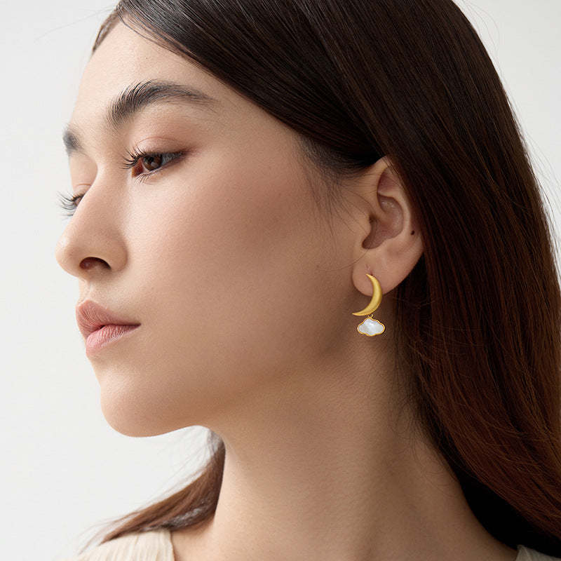 Looking for original moon-peeping sterling silver moon clouds light luxury French romantic temperament niche design high-end earrings-Mix MIx Style