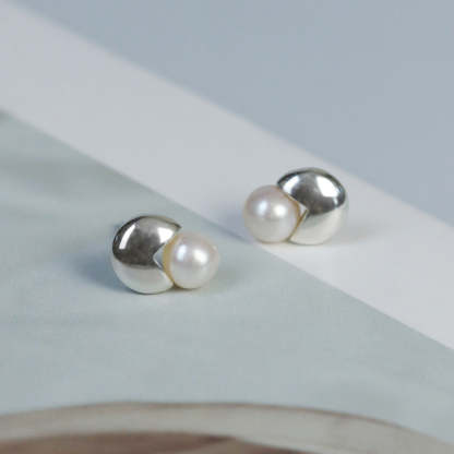 Two-color Circle White Akoya Pearl Elegant 18k White/Vermeil Gold Plated Stud Earrings | Mix Mix Style-Mix MIx Style