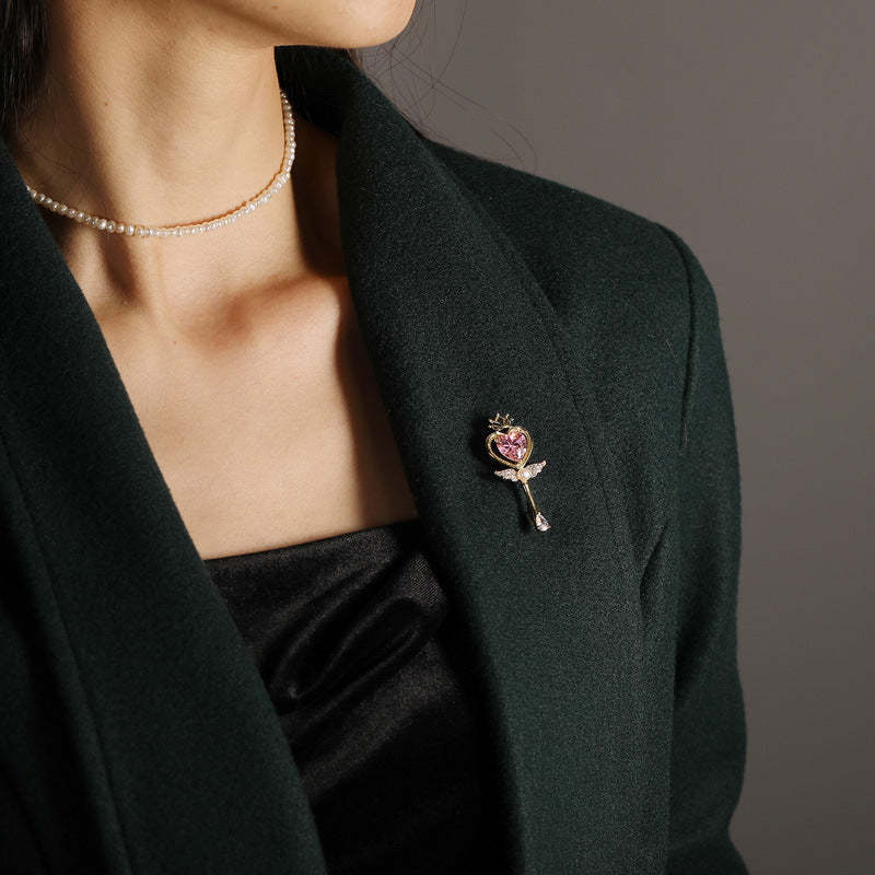 Xiliang Concubine Sweet Girl Pink Zircon Magic Wand Brooch Female Design Niche Cardigan Collar Pin Holiday Gift-Mix MIx Style