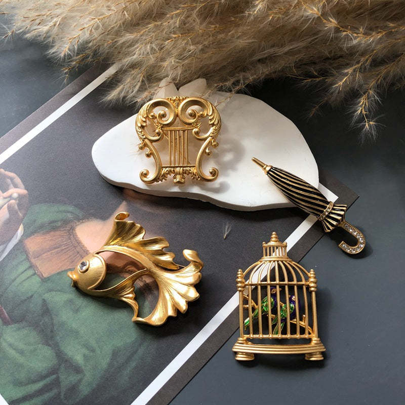 Retro palace style electroplated gold accessories, violin, plain gold, goldfish, diamond, birdcage, umbrella brooch-Mix MIx Style