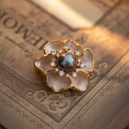 Natural Pearl Flower Brooch Women's Retro Elegant Simple Temperament Oil Drop Brooch Commuting Fashion Versatile Clothing-Mix MIx Style