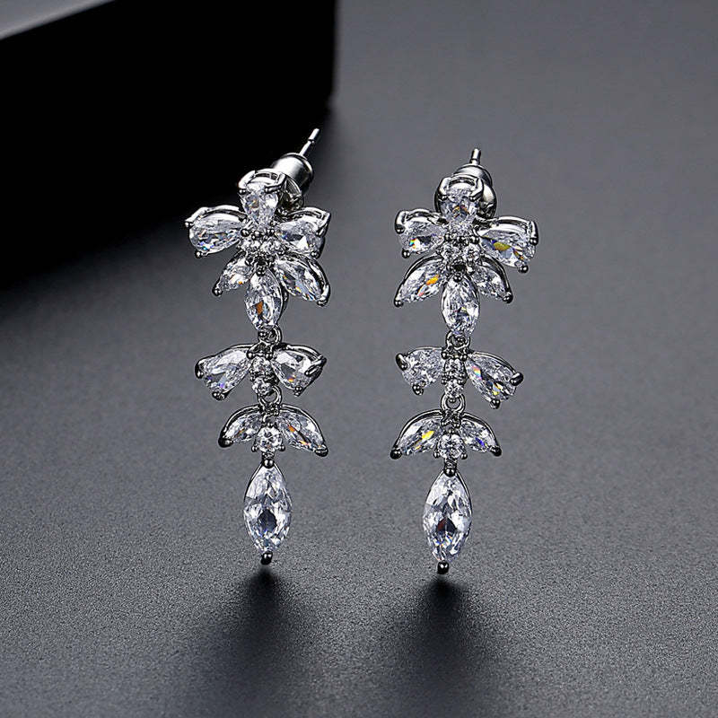 Flower Dazzling Marquise Cut Moissanite Diamond Luxury 18k White Gold 