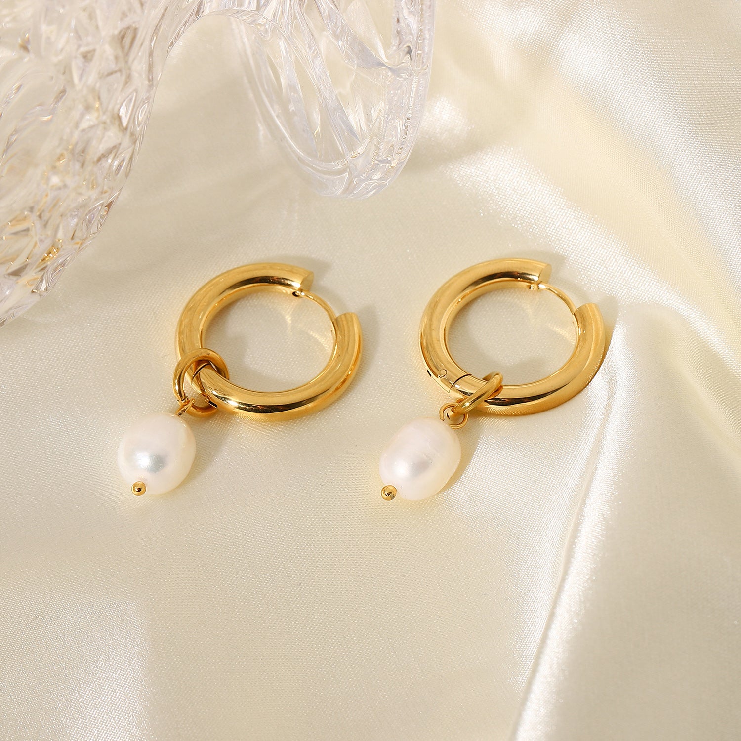 Classic White Akoya Pearl Minimalist 18k Vermeil Gold Plated Hoop Earrings | Mix Mix Style-Mix MIx Style