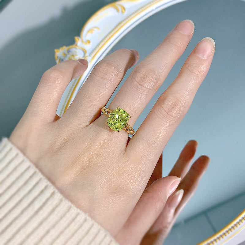 Solitarie Fashion Olive Green Radiant Cut Moissanite Diamond 4ct 18k Vermeil Gold Engagement Ring | Mix Mix Style-Mix MIx Style