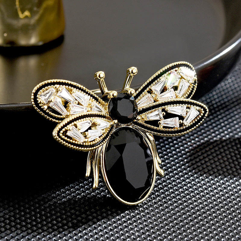 New INS European style personality simple small fragrance style crystal bee brooch coat suit accessories gift wholesale-Mix MIx Style
