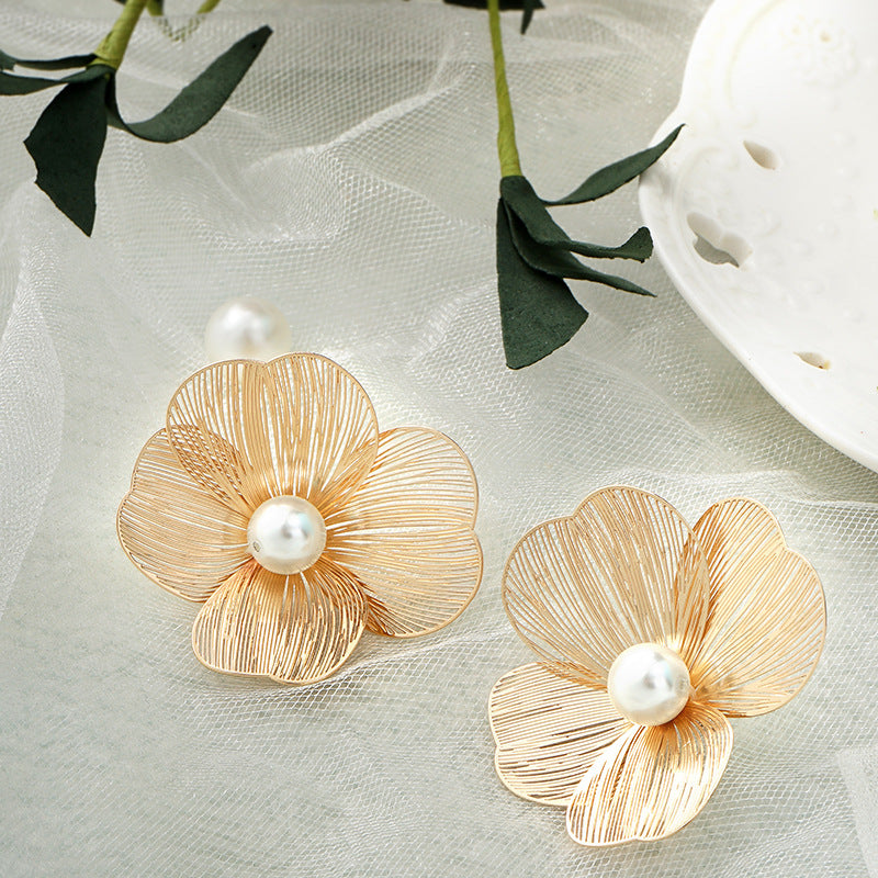 Flower Delicate Trendy White Akoya Pearl Elegant 18k Vermeil Gold Plated Vintage Retro Stud Earrings | Mix Mix Style-Mix MIx Style