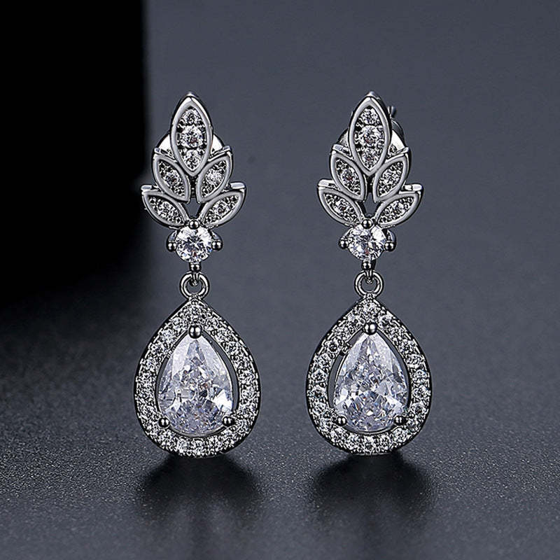 White Classic Timeless Oval Cut Moissanite Diamond 3ct Elegant 18k Whi