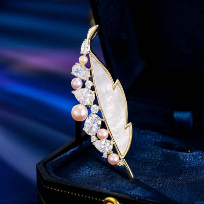 New autumn and winter clothing suit jacket coat accessories leaf high-grade natural mother-of-pearl freshwater pearl feather brooch-Mix MIx Style
