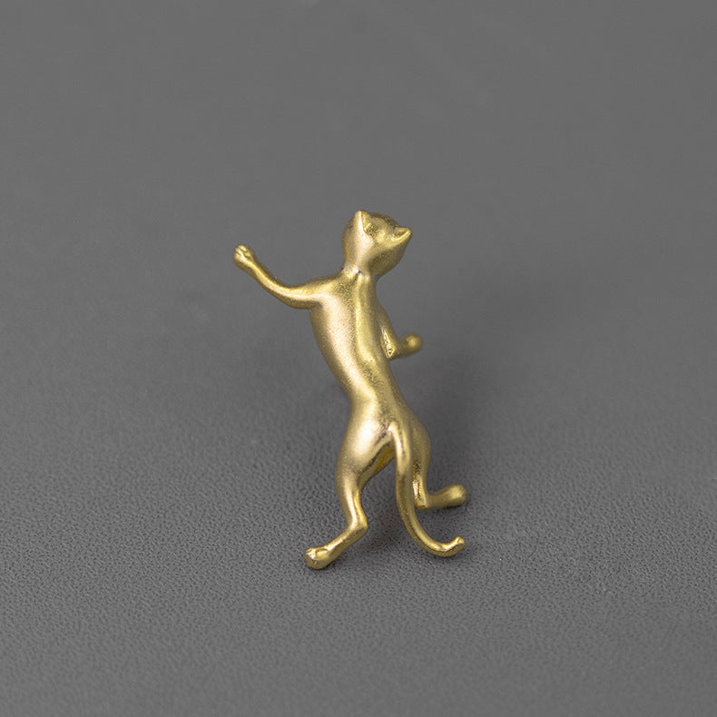Looking for original jailbreak sterling silver S925 neutral, domineering, fun and cute climbing cat brooch hat ornaments-Mix MIx Style