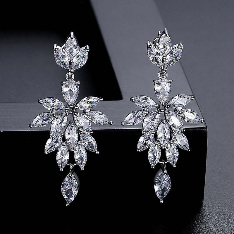 White Dazzling Marquise Cut Moissanite Diamond Luxury 18k White Gold P