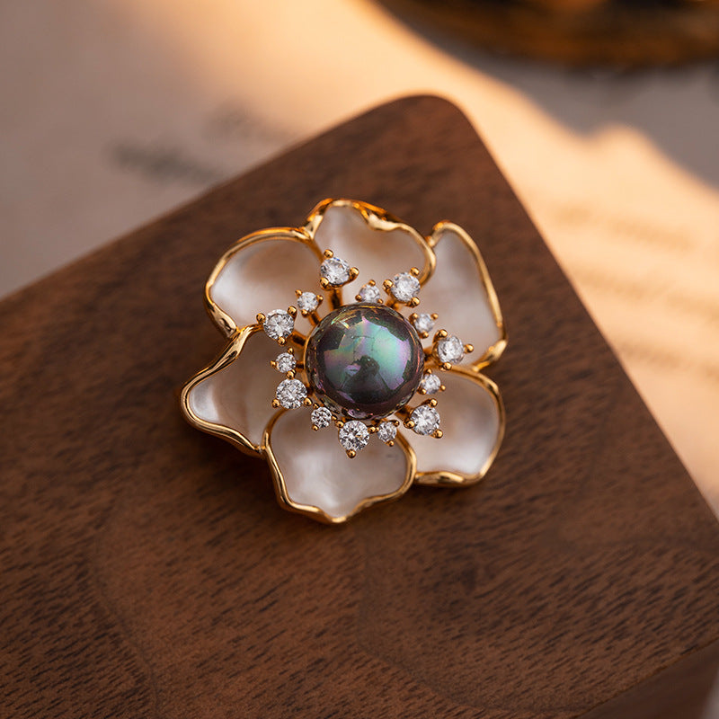 Natural Pearl Flower Brooch Women's Retro Elegant Simple Temperament Oil Drop Brooch Commuting Fashion Versatile Clothing-Mix MIx Style