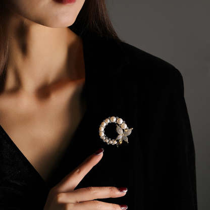 Xiliang Concubine Korean style high-end butterfly brooch round small fragrant style clothing accessories corsage pearl gift pin-Mix MIx Style