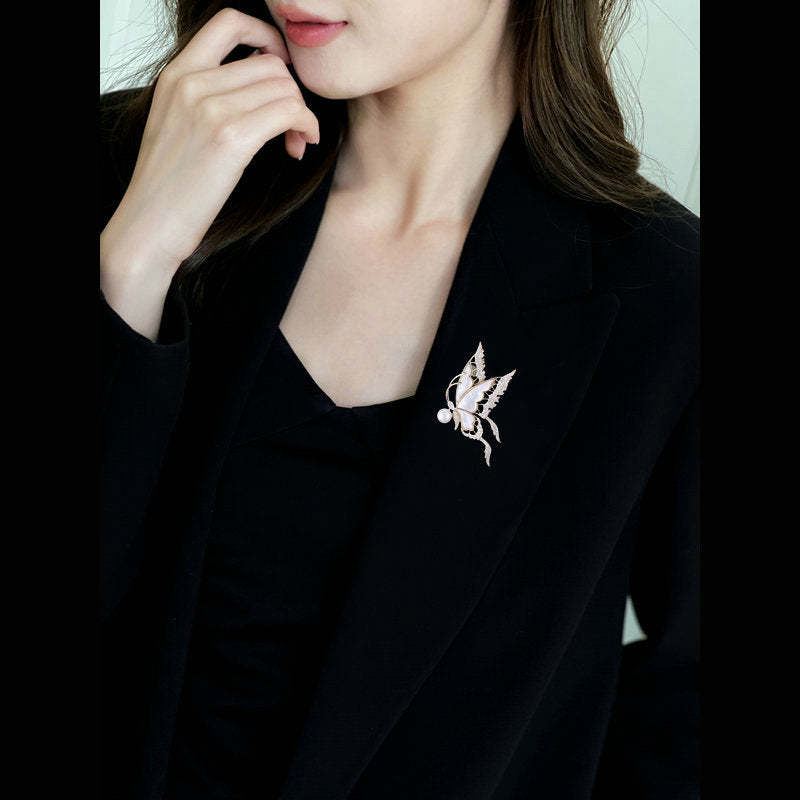 New autumn and winter clothing, cocoon-turned-butterfly coat accessories, fixed pins, high-grade natural mother-of-pearl butterfly brooch-Mix MIx Style