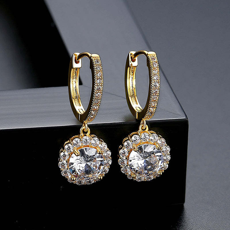 Classic Timeless White Round Cut Moissanite Diamond Elegant 18k White 