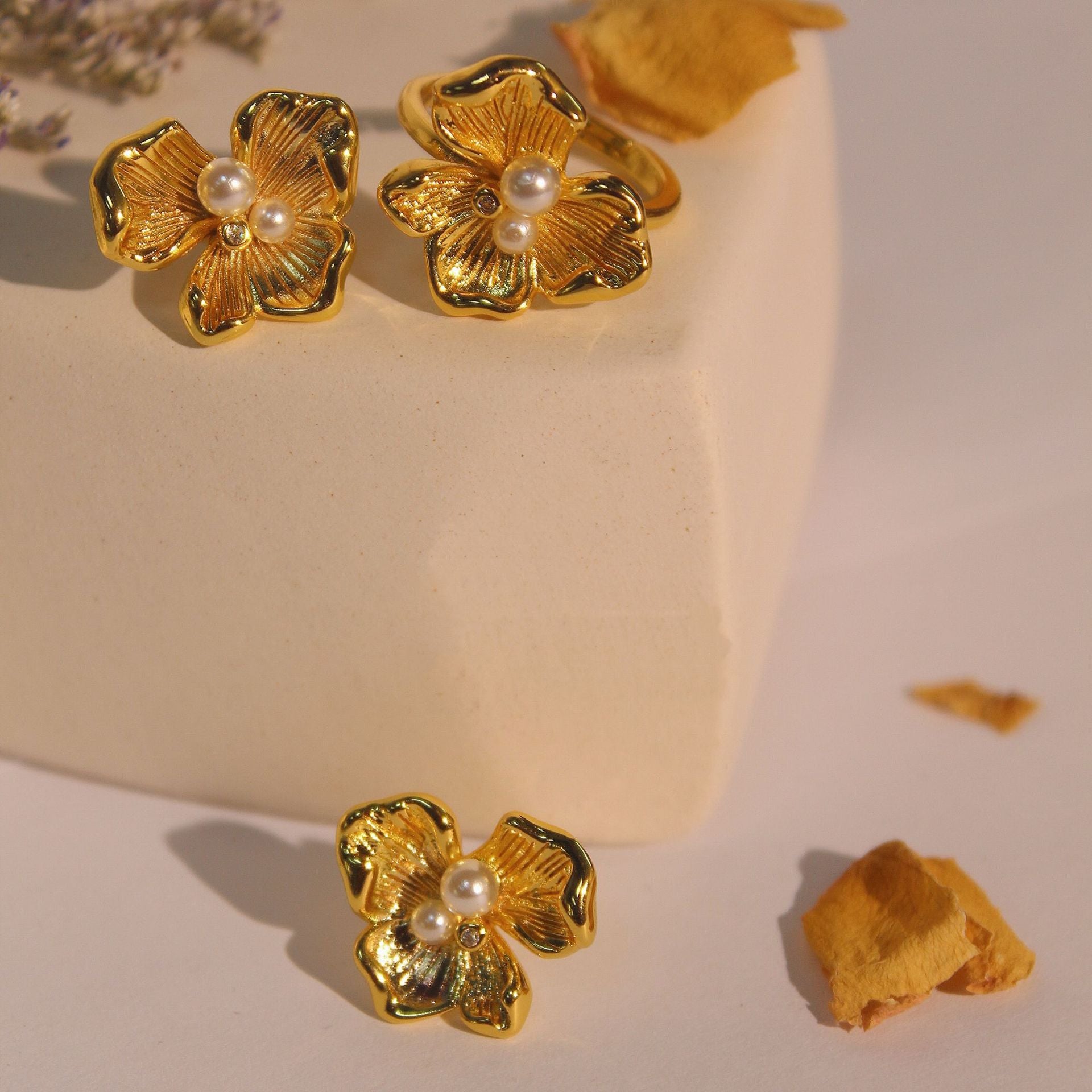 Flower Vintage Classic White Akoya Pearls Luxury 18k Vermeil Gold Plated Earring & Ring Jewelry Set | Mix Mix Style-Mix MIx Style