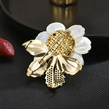 High-end luxury natural shell white peony flower brooch freshwater pearl rich camellia brooch female accessories-Mix MIx Style