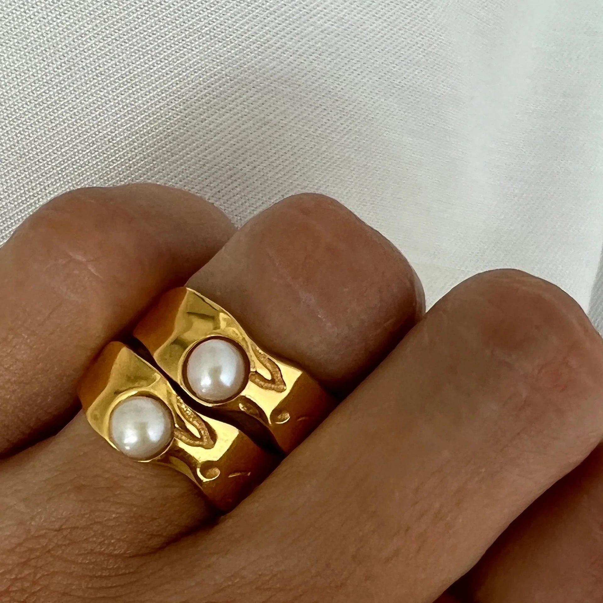 European and American Internet celebrities have the same INS style 18K gold-plated stainless steel lava pearl ring, fashionable and trendy titanium steel ring-Mix MIx Style