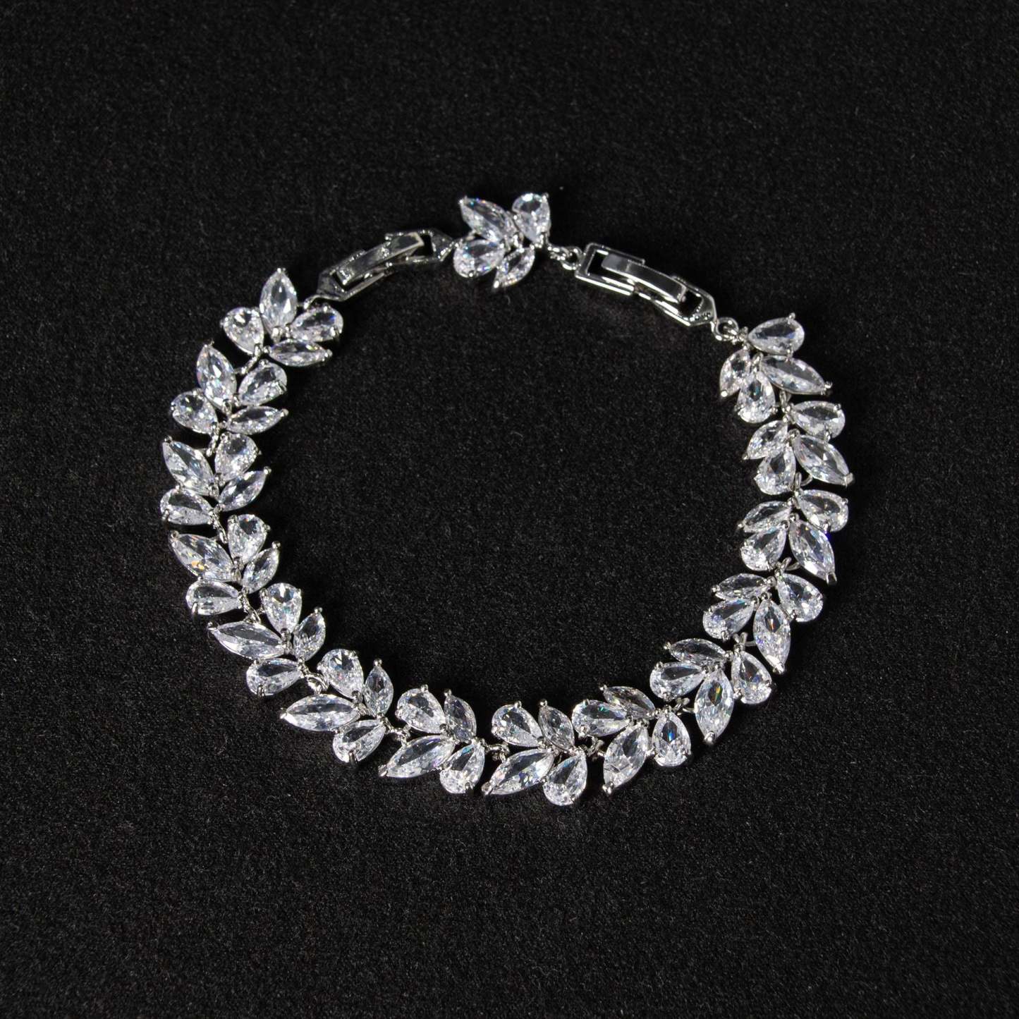 Live broadcast of cross-border hot Amazon hot sale European and American exquisite luxury zircon simple full diamond zircon bracelet hand jewelry-Mix MIx Style