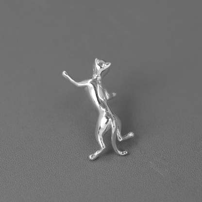 Looking for original jailbreak sterling silver S925 neutral, domineering, fun and cute climbing cat brooch hat ornaments-Mix MIx Style