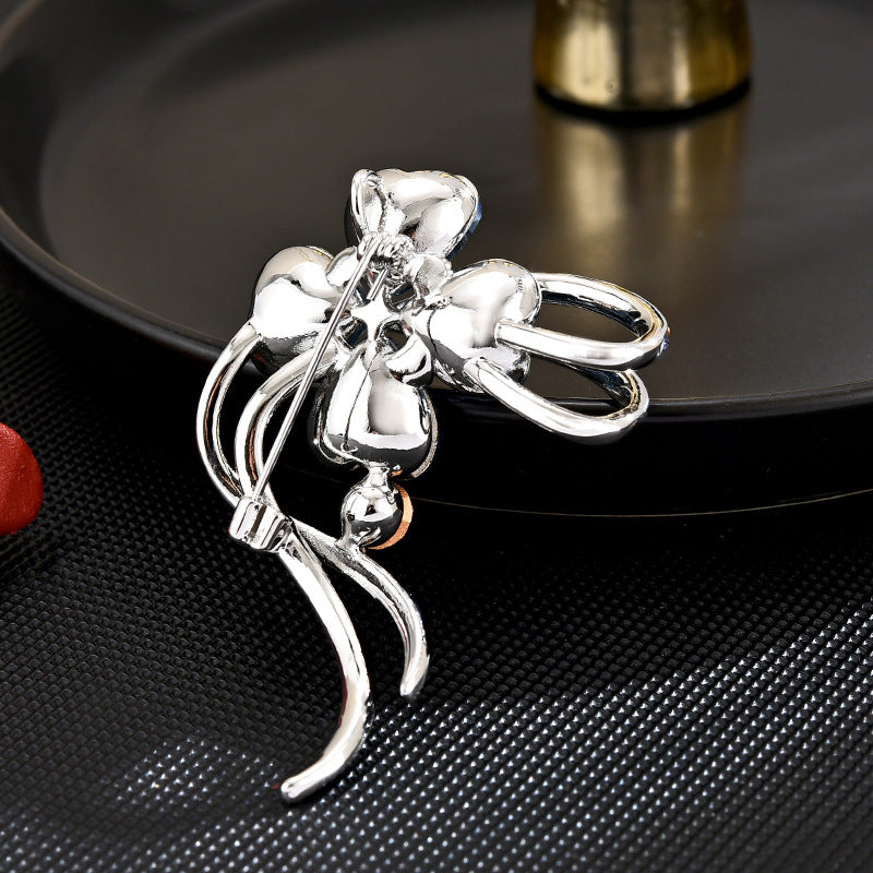 New design, elegant, luxurious, exquisite ribbon, lucky four-leaf clover brooch, coat, suit and accessories wholesale-Mix MIx Style