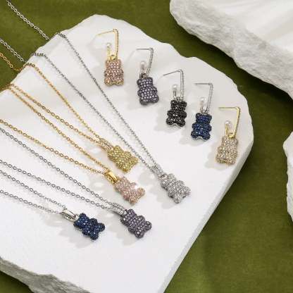 New Women's Earrings Plated with 18k Gold Crystal Zircon Cartoon Bear Popular Fashion Jewelry Couple Festival Gift