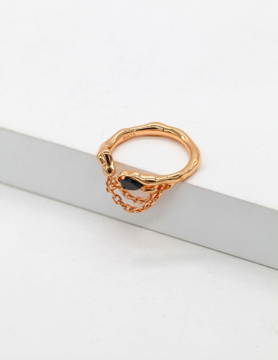 Stylish Sterling Silver with a Black Gem Stone and a Little Chain Ring | Mix Mix Style-Mix MIx Style