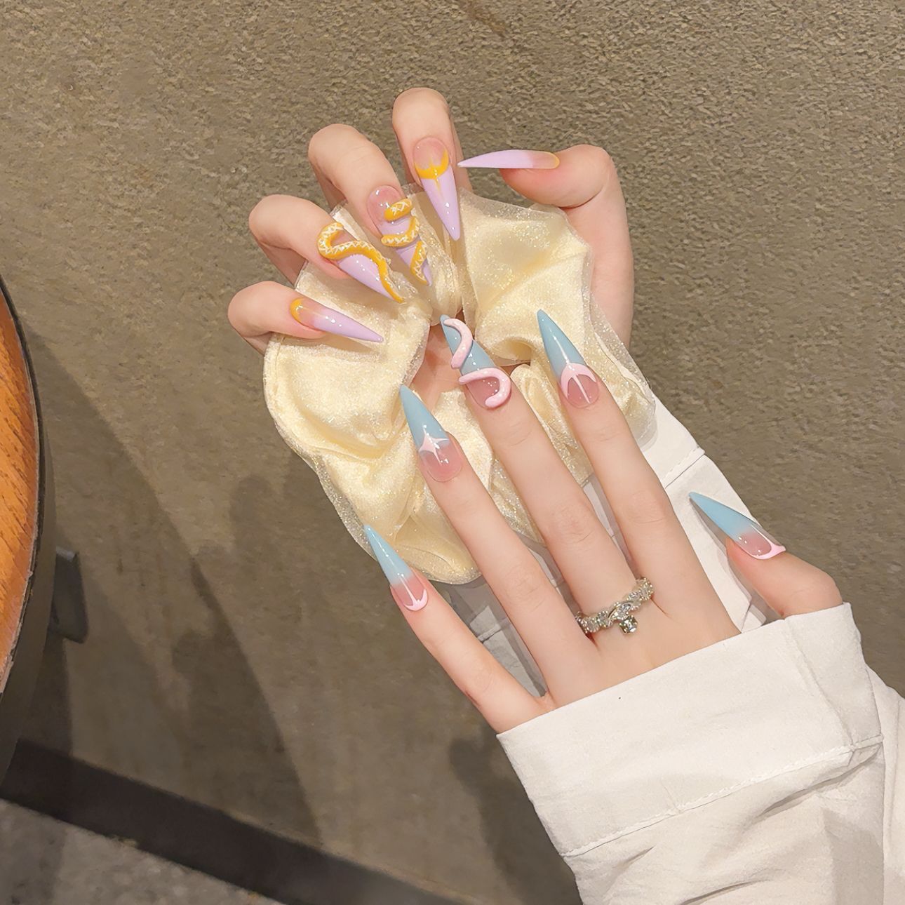 鸳鸯小蛇 | 水滴尖 | 辣妹蓝粉渐变 | 纯手工穿戴甲