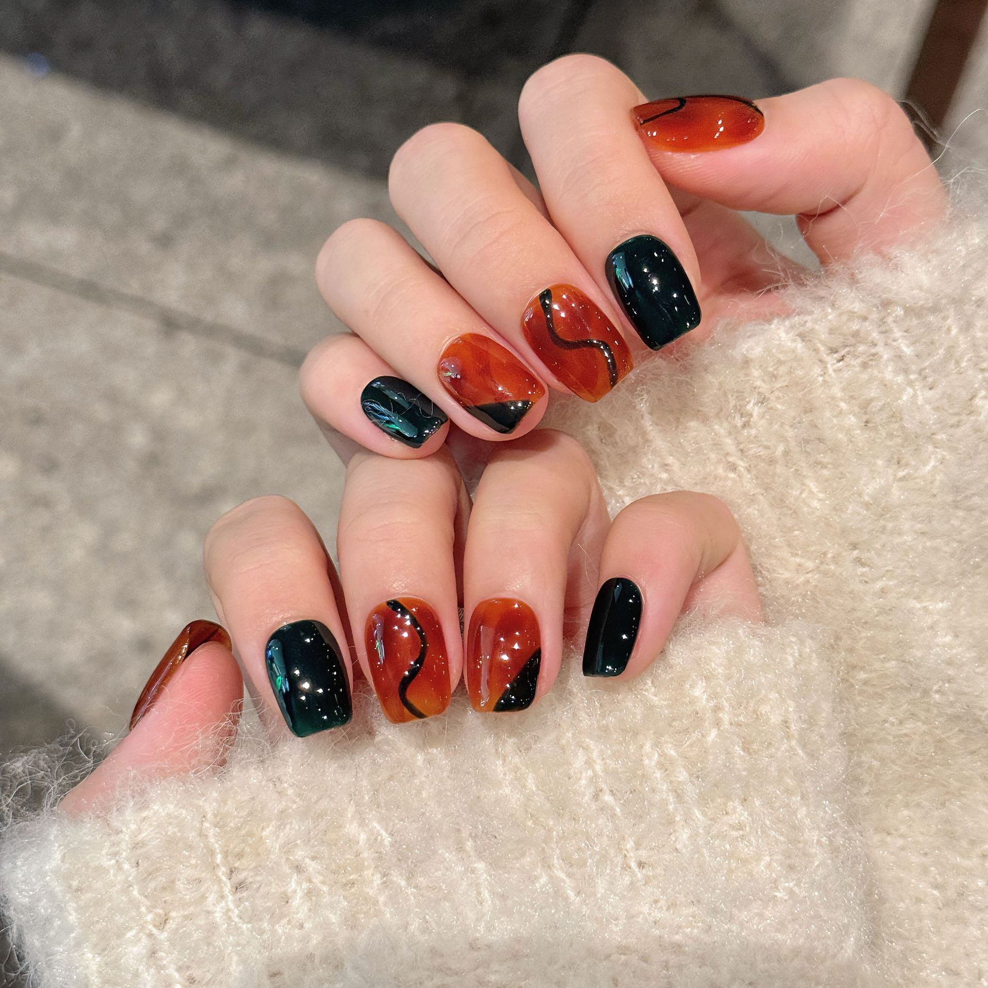 秋见墨染 | 短梯 | 手绘秋色晕染 | 显白ins风 | 纯手工穿戴甲