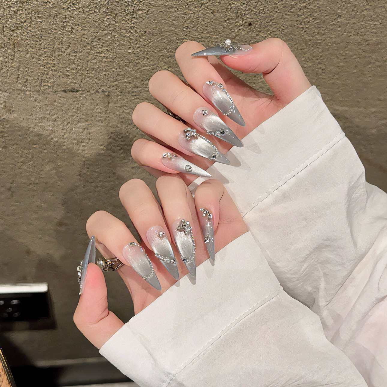 雾里探花 | 水滴尖 | 银色渐变猫眼 | 清透显白流苏 | 纯手工穿戴甲